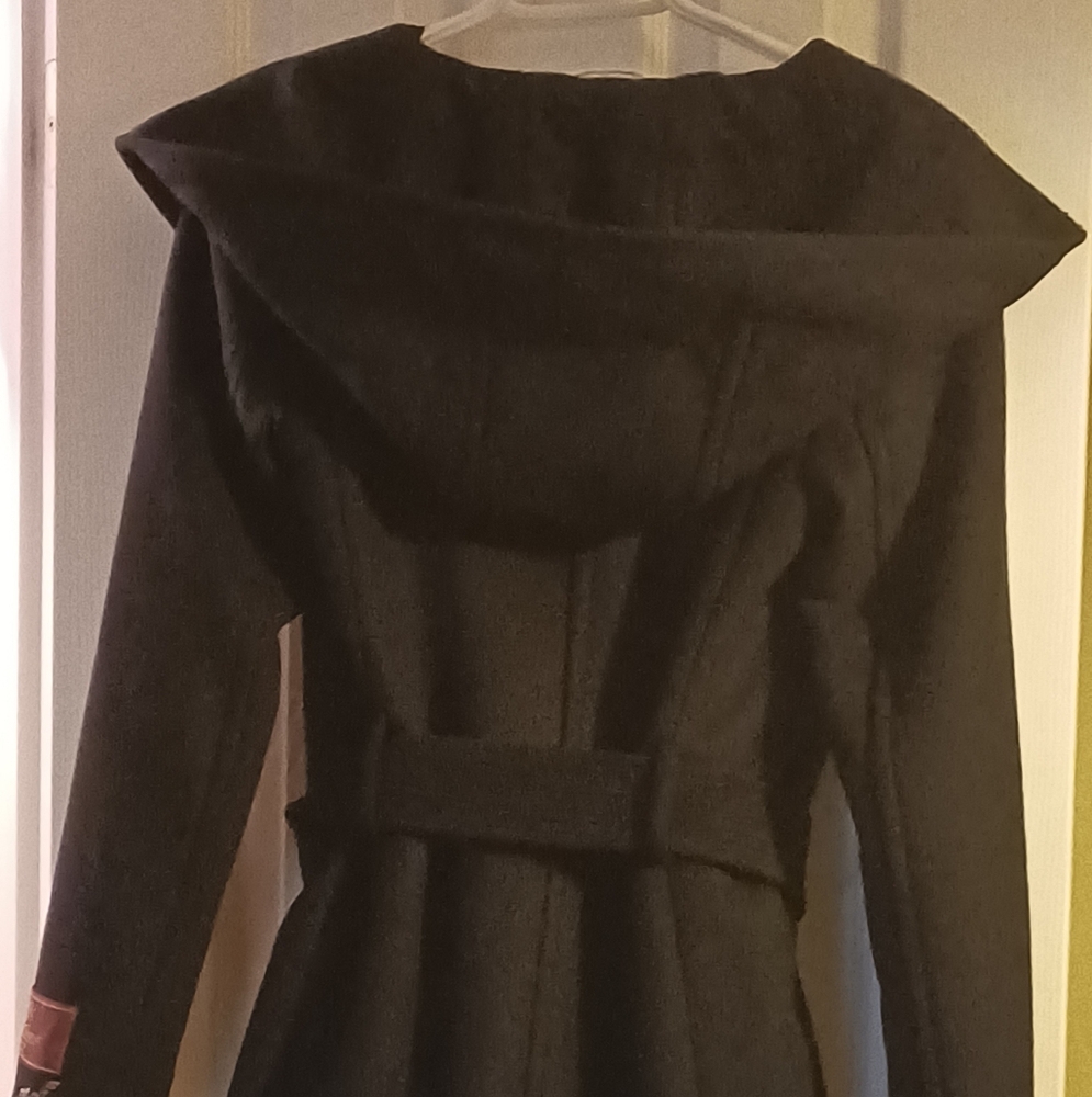 hooded wool coat - Picture 4 of 8